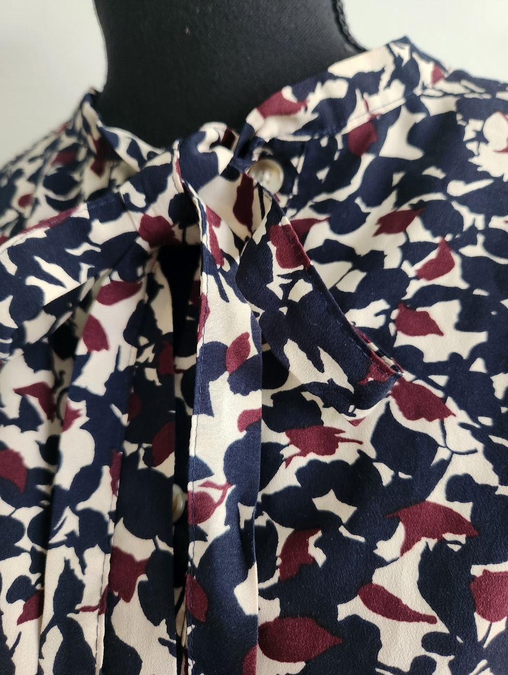 LOFT LONG SLEEVE TIE NECK ROMPER W/POCKETS - Picture 5 of 9